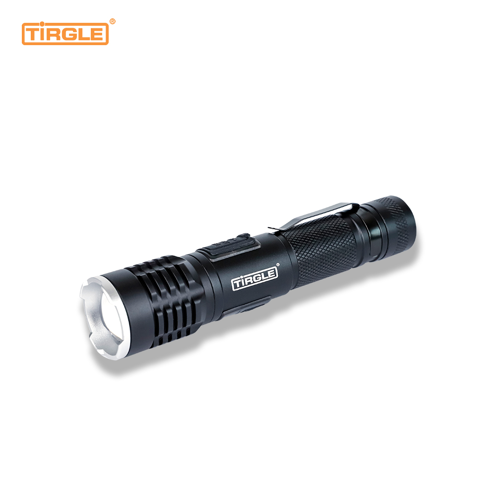 HL-5006 Zoom télescopique en alliage d'aluminium laser blanc Port de charge multifonctionnel de type C Lampe de poche professionnelle pour les opérations en extérieur Mise au point télescopique étanche